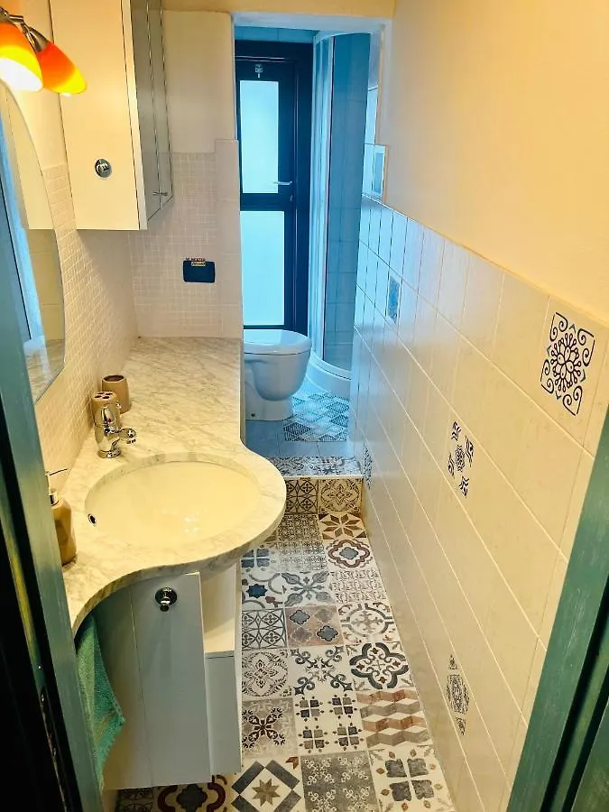 Turquoise Rose Apartment Peccioli