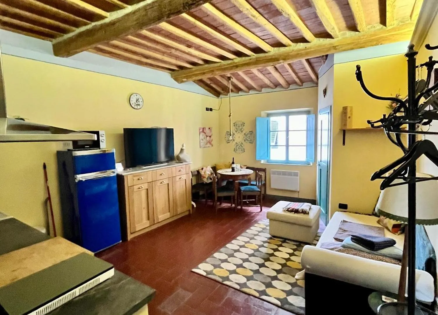Turquoise Rose Apartment Peccioli